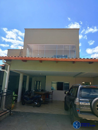 Sobrado com 4 Quartos à Venda,  em Setor Faiçalville - Goiânia