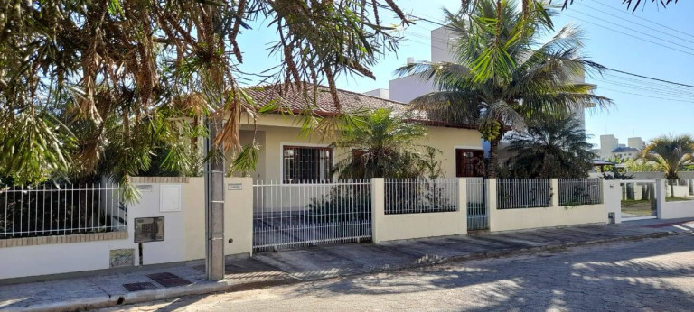 Casa com 3 Quartos à Venda, 167 m² em Jurerê - Florianópolis
