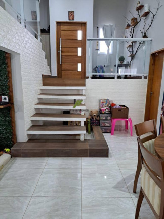 Imagem Casa de Condomínio com 3 Quartos à Venda, 260 m²