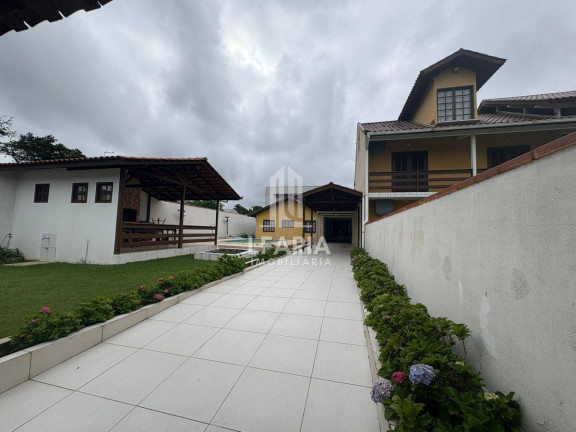 Imagem Sobrado com 7 Quartos à Venda, 461 m² em Cambiju - Itapoá Imagem Sobrado com 7 Quartos à Venda, 461 m² em Cambiju - Itapoá