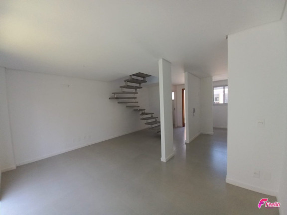 Imagem Casa com 2 Quartos à Venda, 78 m² em Morro Das Pedras - Florianópolis