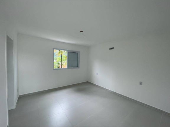 Imagem Casa com 4 Quartos à Venda, em São Sebastião Imagem Casa com 4 Quartos à Venda, em São Sebastião