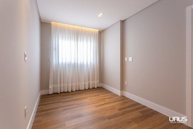 Imagem Apartamento com 3 Quartos à Venda, 121 m² em Kobrasol - São José