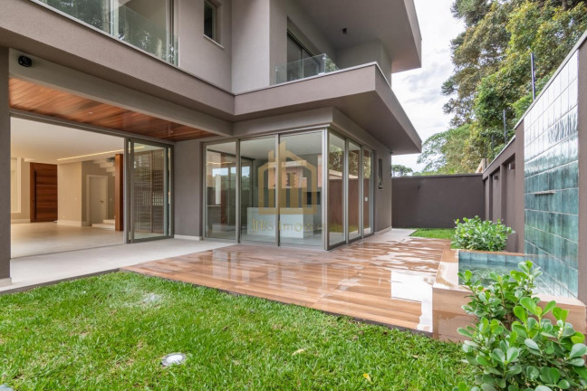 Imagem Casa com 3 Quartos à Venda, 300 m² em Santa Felicidade - Curitiba Imagem Casa com 3 Quartos à Venda, 300 m² em Santa Felicidade - Curitiba
