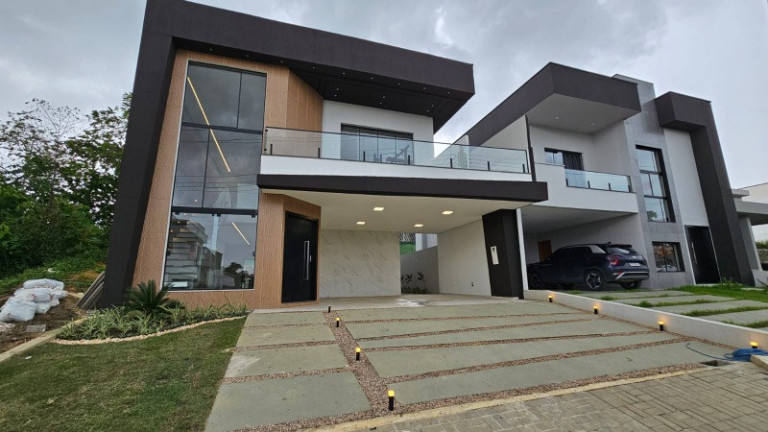 Imagem Casa com 4 Quartos à Venda, 241 m² em Ponta Negra - Manaus Imagem Casa com 4 Quartos à Venda, 241 m² em Ponta Negra - Manaus