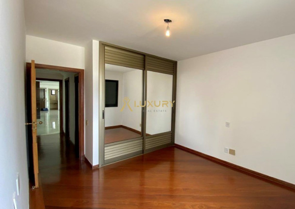 Imagem Imóvel com 4 Quartos à Venda, 161 m² em Belvedere - Belo Horizonte Imagem Imóvel com 4 Quartos à Venda, 161 m² em Belvedere - Belo Horizonte