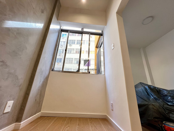 Imagem Imóvel com 1 Quarto à Venda, 38 m² em Copacabana - Rio De Janeiro Imagem Imóvel com 1 Quarto à Venda, 38 m² em Copacabana - Rio De Janeiro
