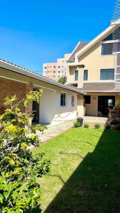 Imagem Sobrado com 3 Quartos à Venda, 220 m² em Tingui - Curitiba Imagem Sobrado com 3 Quartos à Venda, 220 m² em Tingui - Curitiba