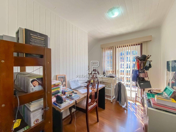 Imagem Casa com 4 Quartos à Venda, 158 m² em São Pedro - Teresópolis Imagem Casa com 4 Quartos à Venda, 158 m² em São Pedro - Teresópolis
