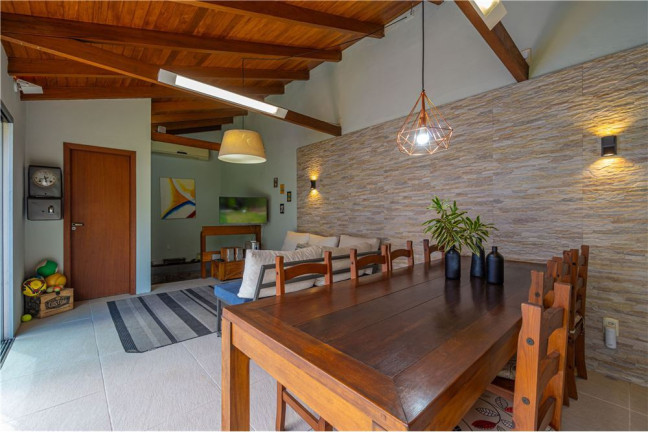 Imagem Casa com 4 Quartos à Venda, 300 m² em Jardim Lindóia - Porto Alegre Imagem Casa com 4 Quartos à Venda, 300 m² em Jardim Lindóia - Porto Alegre