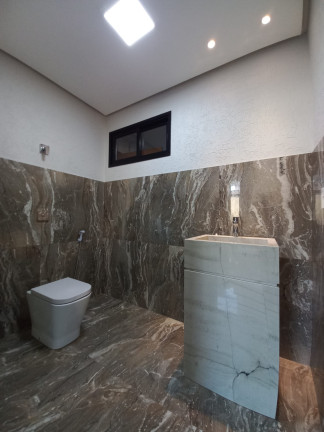 Imagem Sobrado com 5 Quartos à Venda,  em Setor Central - Gurupi