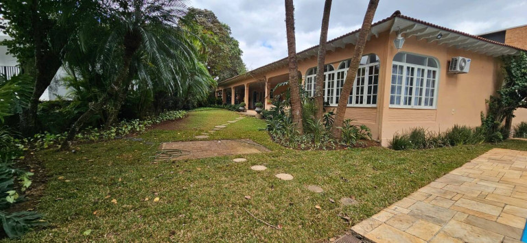 Casa com 4 Quartos à Venda, 350 m² em Alphaville - Barueri