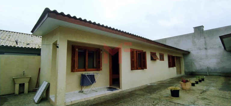 Imagem Casa com 5 Quartos à Venda, 180 m²em Capão Da Canoa - Capão Da Canoa Imagem Casa com 5 Quartos à Venda, 180 m²em Capão Da Canoa - Capão Da Canoa