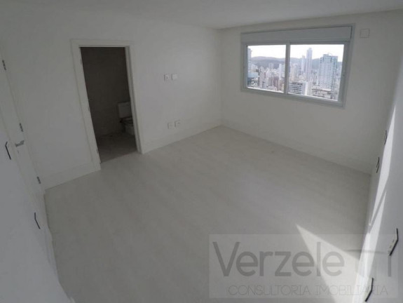 Imagem Apartamento com 3 Quartos à Venda, 151 m² em Centro - Balneário Camboriú Imagem Apartamento com 3 Quartos à Venda, 151 m² em Centro - Balneário Camboriú