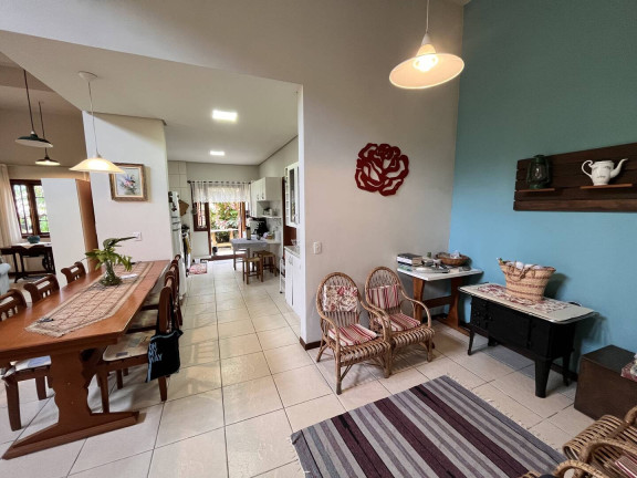 Imagem Casa com 3 Quartos à Venda, em Lagoa Da Conceição - Florianópolis Imagem Casa com 3 Quartos à Venda, em Lagoa Da Conceição - Florianópolis