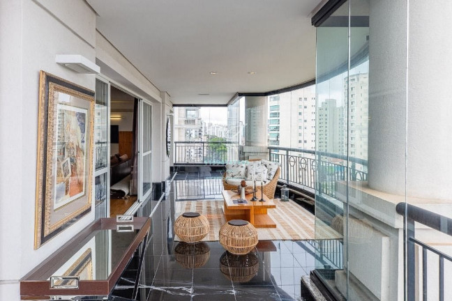 Imagem Apartamento com 4 Quartos à Venda, 300 m² em Moema - São Paulo