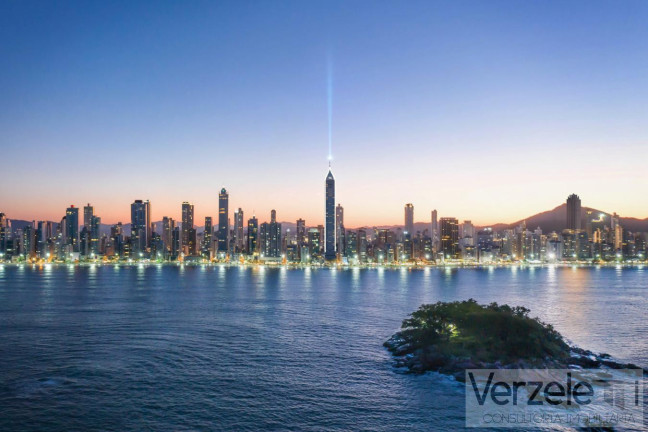 Imagem Apartamento com 4 Quartos à Venda, 343 m² em Centro