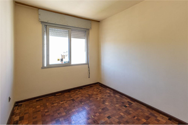 Imagem Imóvel com 2 Quartos à Venda,  em Passo Da Areia - Porto Alegre