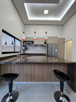 Imagem Casa com 3 Quartos à Venda, 265 m² em Bandeirante - Caldas Novas Imagem Casa com 3 Quartos à Venda, 265 m² em Bandeirante - Caldas Novas