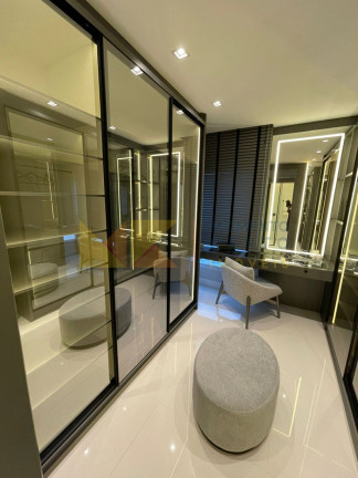Imagem Apartamento com 3 Quartos à Venda, 240 m² em Centro - Balneário Camboriú Imagem Apartamento com 3 Quartos à Venda, 240 m² em Centro - Balneário Camboriú
