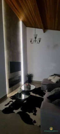 Imagem Casa de Condomínio com 3 Quartos à Venda, 453 m² em Jardim Ana Estela - Carapicuíba