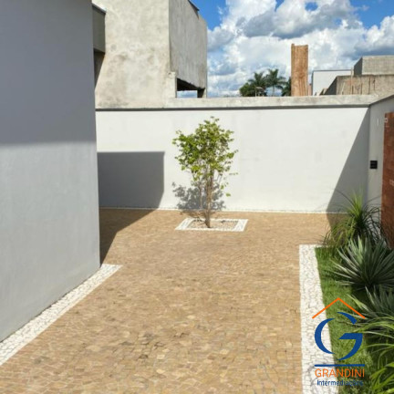 Imagem Imóvel com 3 Quartos à Venda, 330 m² em Condomínio Califórnia - Estiva Gerbi Imagem Imóvel com 3 Quartos à Venda, 330 m² em Condomínio Califórnia - Estiva Gerbi