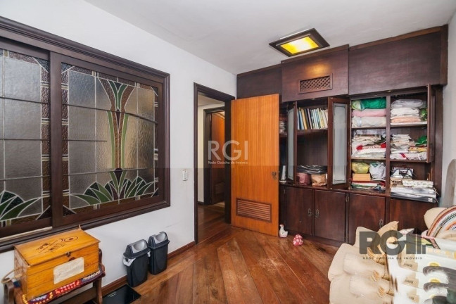 Imagem Casa com 3 Quartos à Venda, 253 m² em Rio Branco - Porto Alegre Imagem Casa com 3 Quartos à Venda, 253 m² em Rio Branco - Porto Alegre