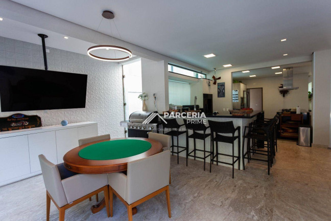 Imagem Casa com 6 Quartos à Venda, 450 m² em Riviera Módulo 21 - Bertioga Imagem Casa com 6 Quartos à Venda, 450 m² em Riviera Módulo 21 - Bertioga