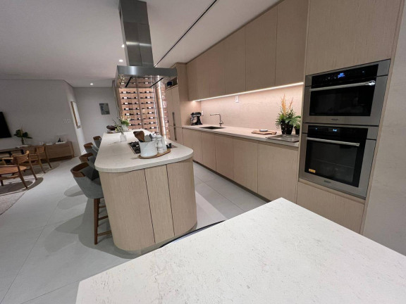 Imagem Apartamento à Venda, 219 m² em Centro - Florianópolis Imagem Apartamento à Venda, 219 m² em Centro - Florianópolis