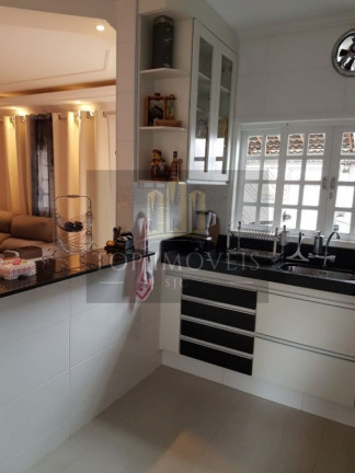 Imagem Casa com 3 Quartos à Venda, 200 m² em Vila Branca - Jacareí Imagem Casa com 3 Quartos à Venda, 200 m² em Vila Branca - Jacareí