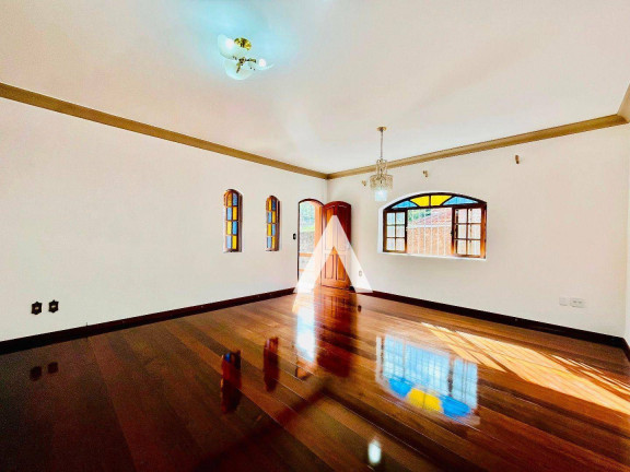 Imagem Casa com 4 Quartos à Venda, 398 m² em Vale Do Paraíso - Teresópolis Imagem Casa com 4 Quartos à Venda, 398 m² em Vale Do Paraíso - Teresópolis