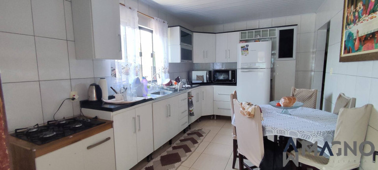 Imagem Casa com 5 Quartos à Venda, 582 m² em Santa Felicidade - Cascavel