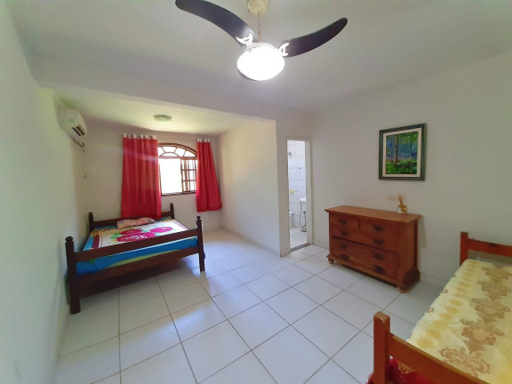 Imagem Imóvel com 3 Quartos à Venda, 390 m²