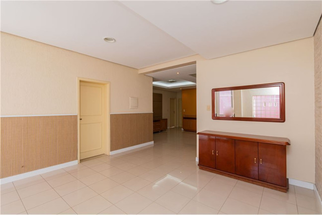 Imagem Casa com 4 Quartos à Venda, 330 m² em Nonoai - Porto Alegre Imagem Casa com 4 Quartos à Venda, 330 m² em Nonoai - Porto Alegre