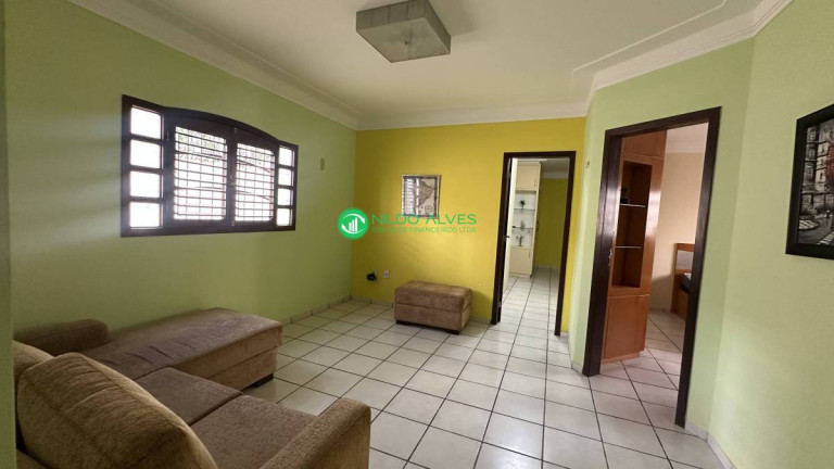 Imagem Casa com 3 Quartos à Venda, 261 m² Imagem Casa com 3 Quartos à Venda, 261 m²