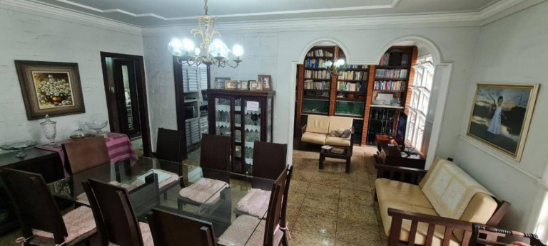 Imagem Casa com 4 Quartos à Venda, 240 m² Imagem Casa com 4 Quartos à Venda, 240 m²