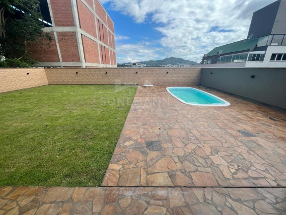 Imagem Casa de Condomínio com 4 Quartos à Venda, 360 m² em Córrego Grande - Florianópolis Imagem Casa de Condomínio com 4 Quartos à Venda, 360 m² em Córrego Grande - Florianópolis