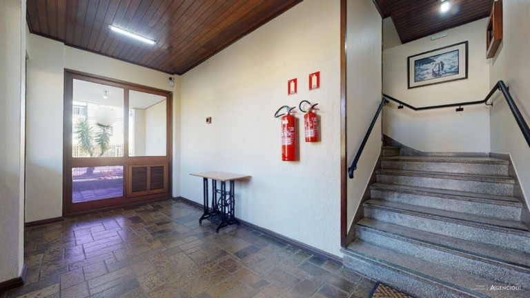 Imagem Imóvel com 2 Quartos à Venda, 78 m² em Cristal - Porto Alegre Imagem Imóvel com 2 Quartos à Venda, 78 m² em Cristal - Porto Alegre