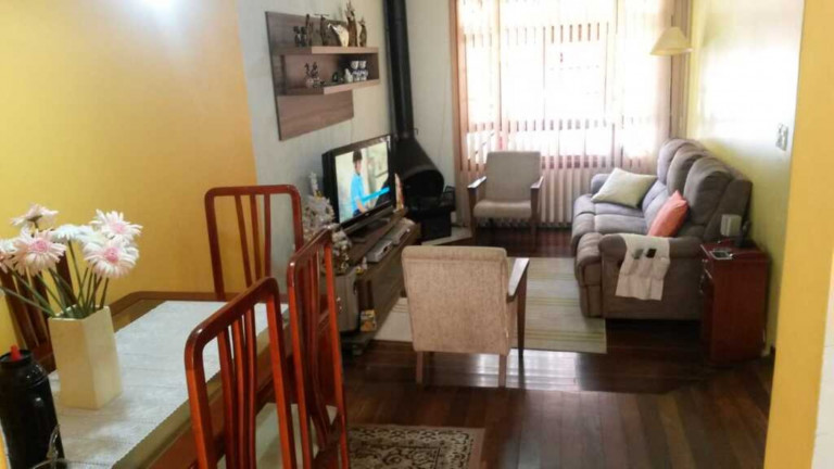 Imagem Imóvel com 3 Quartos à Venda, em Glória - Porto Alegre Imagem Imóvel com 3 Quartos à Venda, em Glória - Porto Alegre