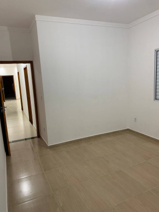 Imagem Casa com 2 Quartos à Venda, 125 m² em Residencial Estoril - Taubaté Imagem Casa com 2 Quartos à Venda, 125 m² em Residencial Estoril - Taubaté