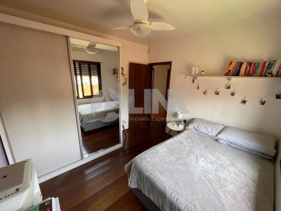 Imagem Casa com 3 Quartos à Venda, 363 m² em Tristeza - Porto Alegre Imagem Casa com 3 Quartos à Venda, 363 m² em Tristeza - Porto Alegre