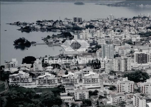 Imagem Apartamento com 2 Quartos à Venda, 59 m² em Coqueiros - Florianópolis