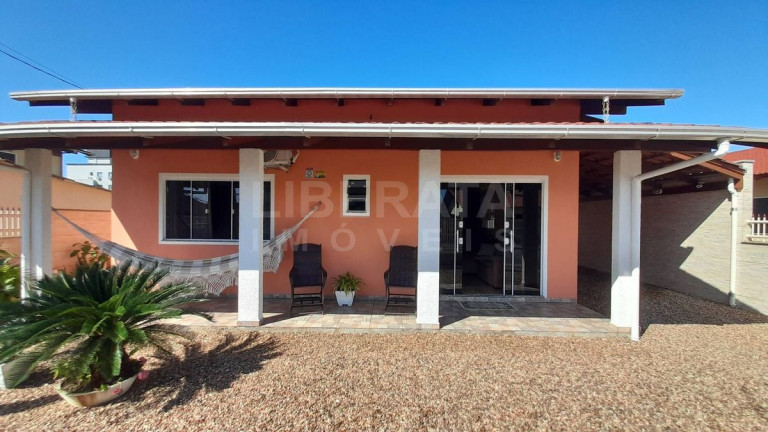 Imagem Casa com 3 Quartos à Venda, 150 m² em Navegantes Imagem Casa com 3 Quartos à Venda, 150 m² em Navegantes