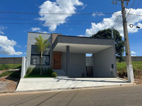 Imagem Casa com 3 Quartos à Venda, 250 m² em Centro Industrial Rafael Diniz - Bragança Paulista Imagem Casa com 3 Quartos à Venda, 250 m² em Centro Industrial Rafael Diniz - Bragança Paulista