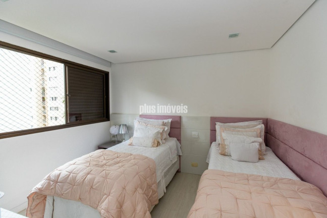 Imagem Apartamento com 4 Quartos à Venda, 220 m² em Moema - São Paulo