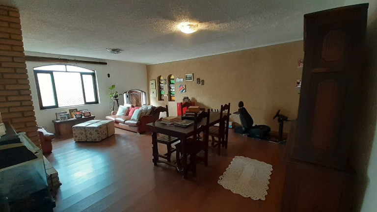 Imagem Casa com 3 Quartos à Venda, 490 m² em Centro - Carapicuíba