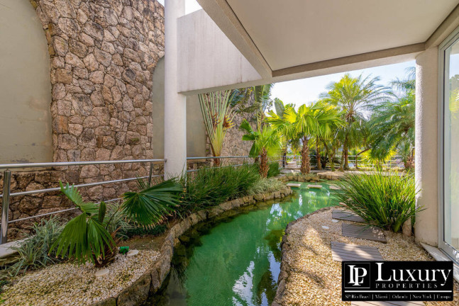 Imagem Casa com 10 Quartos à Venda, em Balneário Praia Do Pernambuco - Guarujá Imagem Casa com 10 Quartos à Venda, em Balneário Praia Do Pernambuco - Guarujá