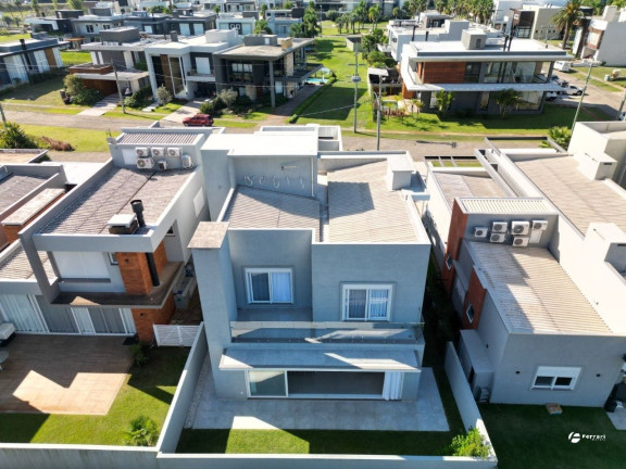 Imagem Casa de Condomínio com 4 Quartos à Venda, 290 m² em Parque Antártica - Capao Da Canoa Imagem Casa de Condomínio com 4 Quartos à Venda, 290 m² em Parque Antártica - Capao Da Canoa