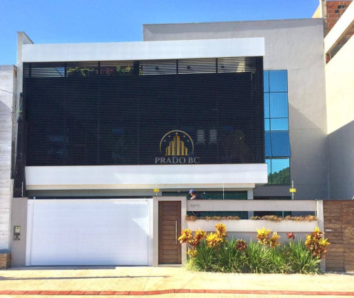 Sobrado com 3 Quartos à Venda, 210 m² em Centro - Balneário Camboriú
