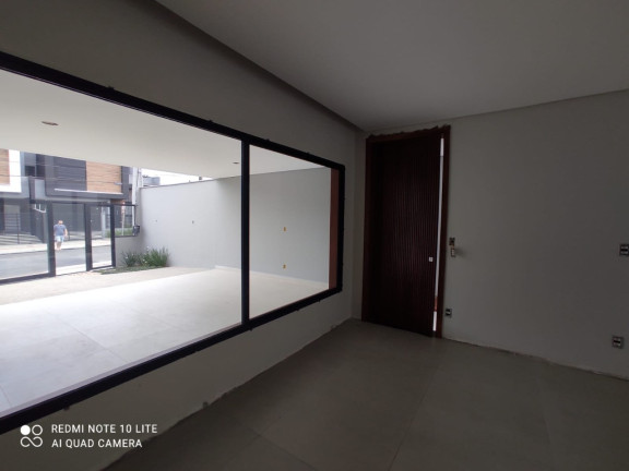 Imóvel com 3 Quartos à Venda, 184 m² em Saguaçu - Joinville